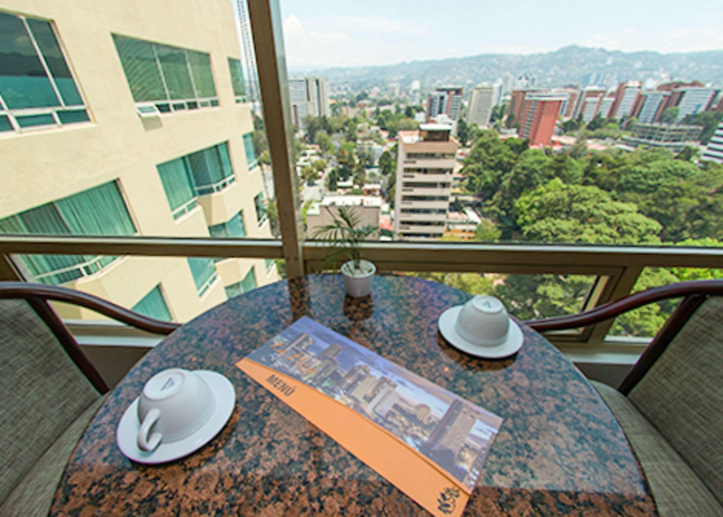 Hotel Clarion Suites Guatemala Exterior foto